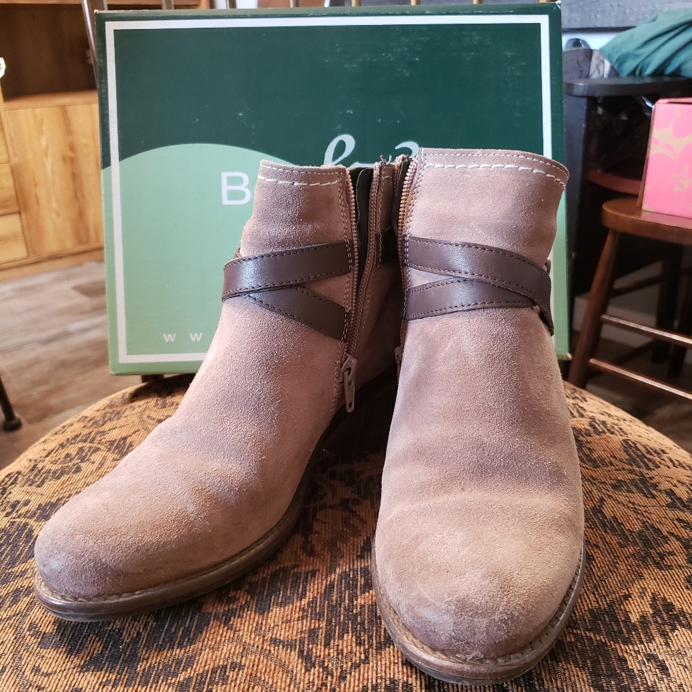 Short leather boots